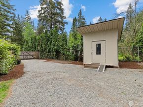 6923 237th Avenue NE, Redmond WA 98053