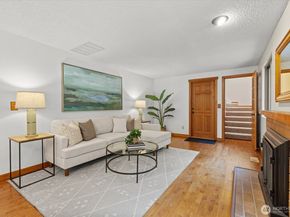 6923 237th Avenue NE, Redmond WA 98053