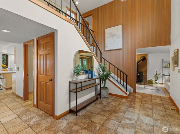 6923 237th Avenue NE, Redmond WA 98053