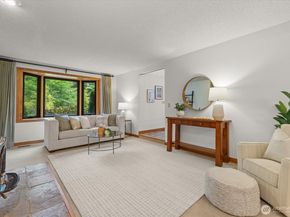 6923 237th Avenue NE, Redmond WA 98053