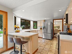 6923 237th Avenue NE, Redmond WA 98053