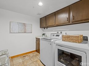 6923 237th Avenue NE, Redmond WA 98053