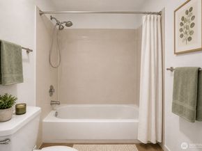 1239 SW 132nd Lane 823, Burien WA 98146