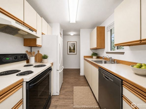 1239 SW 132nd Lane 823, Burien WA 98146