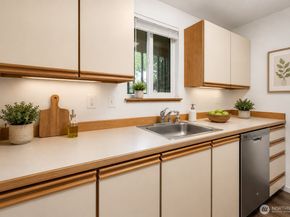 1239 SW 132nd Lane 823, Burien WA 98146