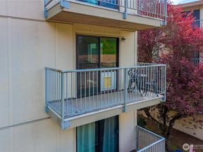 1239 SW 132nd Lane 823, Burien WA 98146