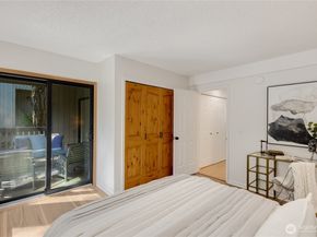 10919 NE 35th Place 4, Bellevue WA 98004
