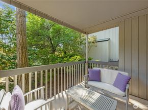 10919 NE 35th Place 4, Bellevue WA 98004
