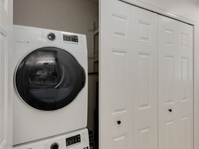 10919 NE 35th Place 4, Bellevue WA 98004