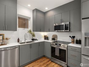 1827 14th Avenue B, Seattle WA 98122