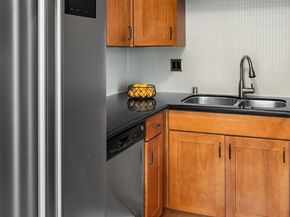 404 E Harrison Street 101, Seattle WA 98102