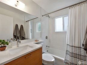 4710 Dayton Avenue N 2, Seattle WA 98103