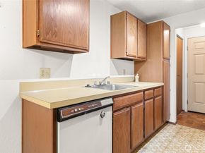 12528 NE 117th Place E1, Kirkland WA 98034