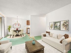 12528 NE 117th Place E1, Kirkland WA 98034