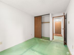 12528 NE 117th Place E1, Kirkland WA 98034