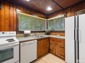 17426 SE 60th Street, Bellevue WA 98006