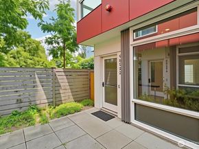 9032 14th Avenue NW D, Seattle WA 98117