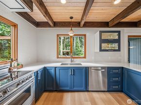 11907 103rd Avenue SW, Vashon WA 98070