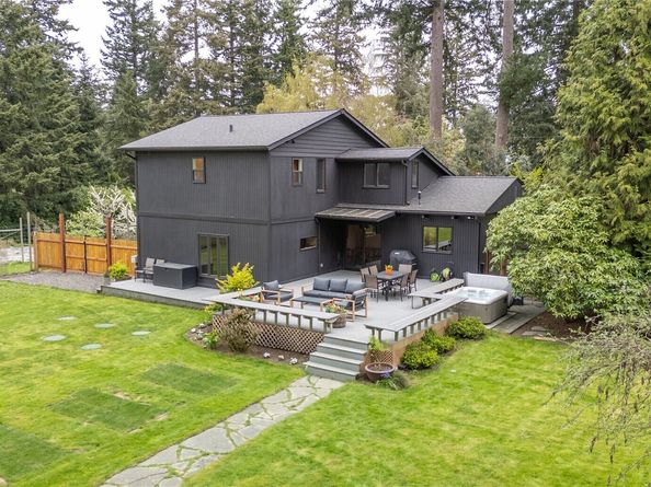11907 103rd Avenue SW, Vashon WA 98070