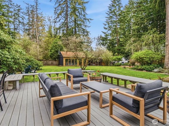 11907 103rd Avenue SW, Vashon WA 98070