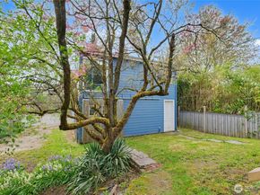 7537 21st Avenue NE, Seattle WA 98115