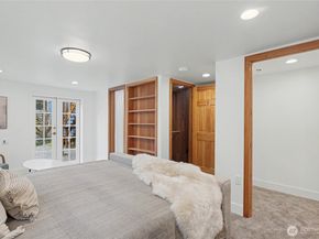 7537 21st Avenue NE, Seattle WA 98115