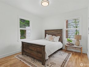 7537 21st Avenue NE, Seattle WA 98115