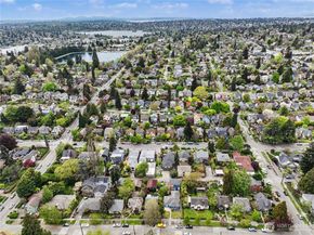 7537 21st Avenue NE, Seattle WA 98115