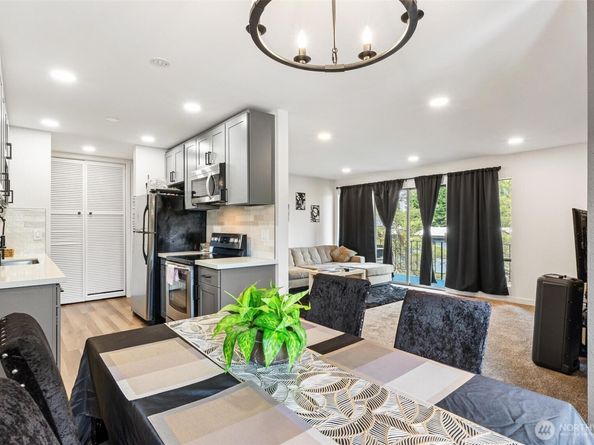 10459 Des Moines Memorial Drive S S301, Seattle WA 98168