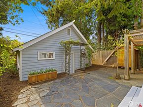 2529 Queen Anne Avenue N, Seattle WA 98109