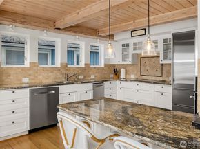 2466 Westlake Avenue N 8, Seattle WA 98109