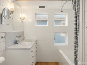 2466 Westlake Avenue N 8, Seattle WA 98109
