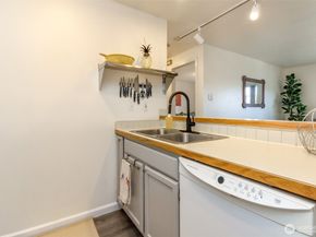 22810 30th Avenue S C203, Des Moines WA 98198