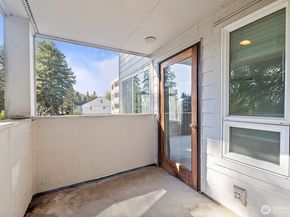 17417 Ashworth Avenue N 201, Shoreline WA 98133