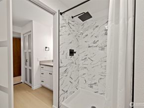 17417 Ashworth Avenue N 201, Shoreline WA 98133