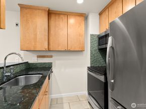 3926 1st Avenue NE 31, Seattle WA 98015