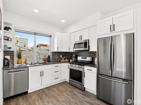 5560 15th Avenue S, Seattle WA 98108