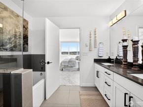 5560 15th Avenue S, Seattle WA 98108
