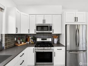 5560 15th Avenue S, Seattle WA 98108