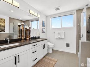 5560 15th Avenue S, Seattle WA 98108