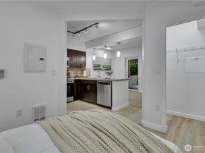 5450 Leary Avenue NW 242, Seattle WA 98107