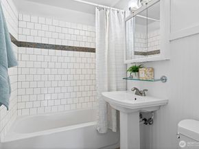 13323 20th Avenue NE, Seattle WA 98125