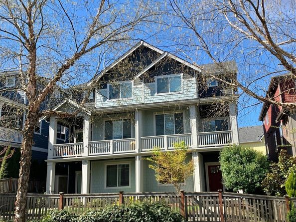 6521 31st Avenue SW, Seattle WA 98126