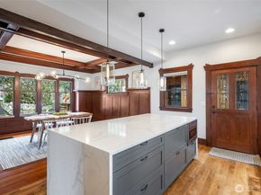 3258 14th Avenue W, Seattle WA 98119