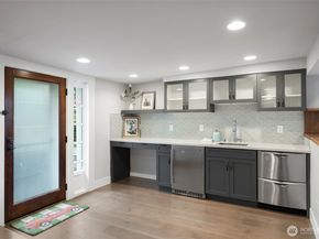 3258 14th Avenue W, Seattle WA 98119
