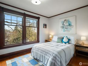 3258 14th Avenue W, Seattle WA 98119