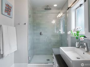 3258 14th Avenue W, Seattle WA 98119