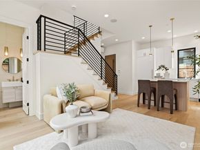 11426 108th Avenue NE, Kirkland WA 98033