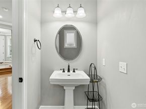 2411 30th Avenue NE, Issaquah WA 98029