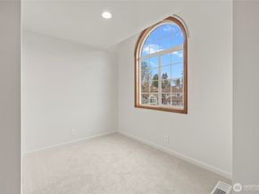 2064 Hoquiam Court NE, Renton WA 98059